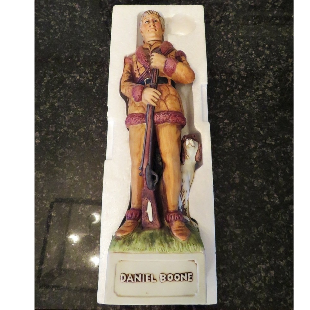Vintage McCormick Daniel Boone Bourbon Whiskey Decanter w/ Box 86 Proof‎ Empty